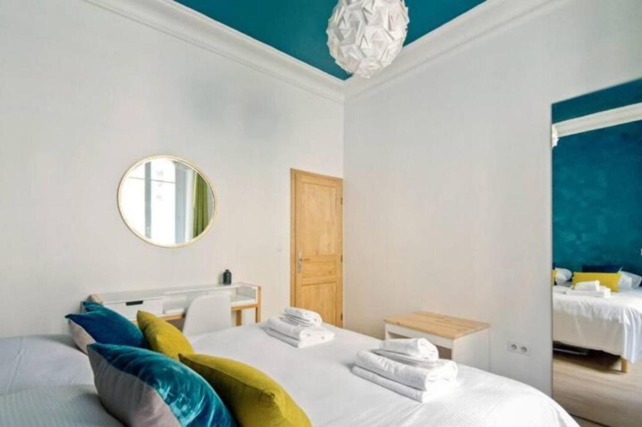 Cozy 2 Bedroom Apartment In Paris Bagian luar foto
